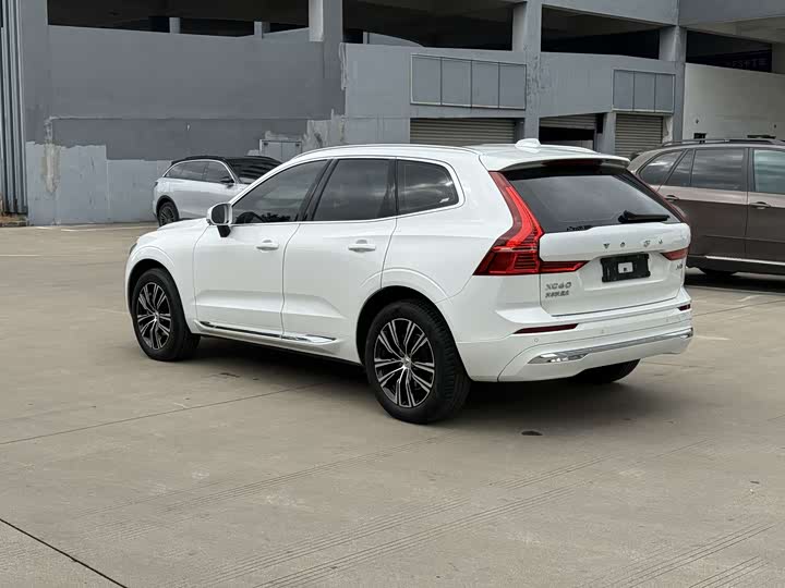 Фото 4 - Volvo XC60