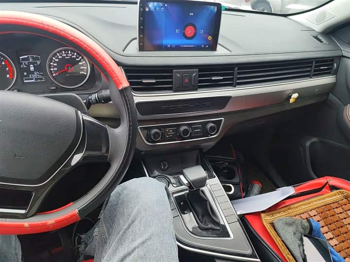 Фото 10 - Dongfeng Forthing T5