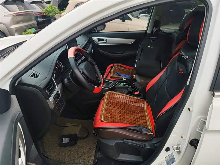 Фото 15 - Dongfeng Forthing T5