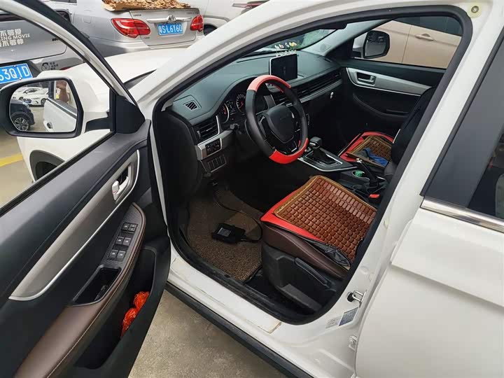 Фото 16 - Dongfeng Forthing T5