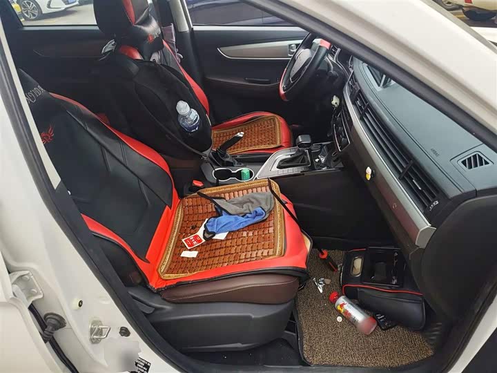 Фото 25 - Dongfeng Forthing T5