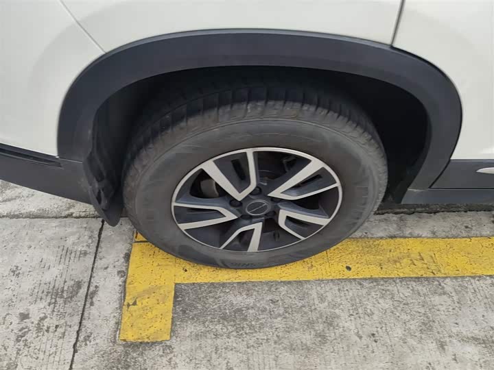 Фото 26 - Dongfeng Forthing T5