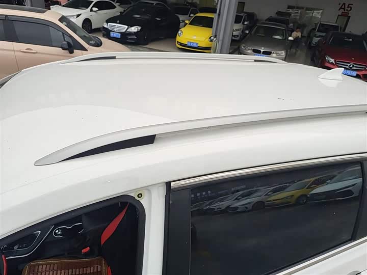 Фото 27 - Dongfeng Forthing T5