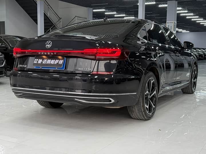 Фото 7 - Volkswagen Passat