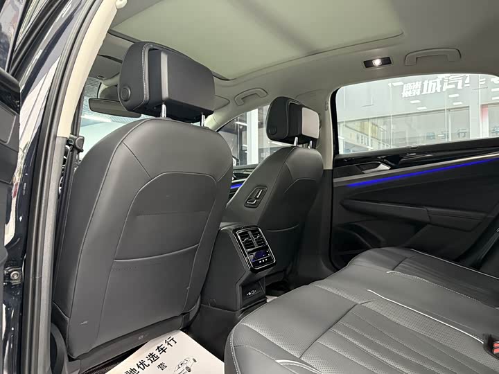 Фото 9 - Volkswagen Passat