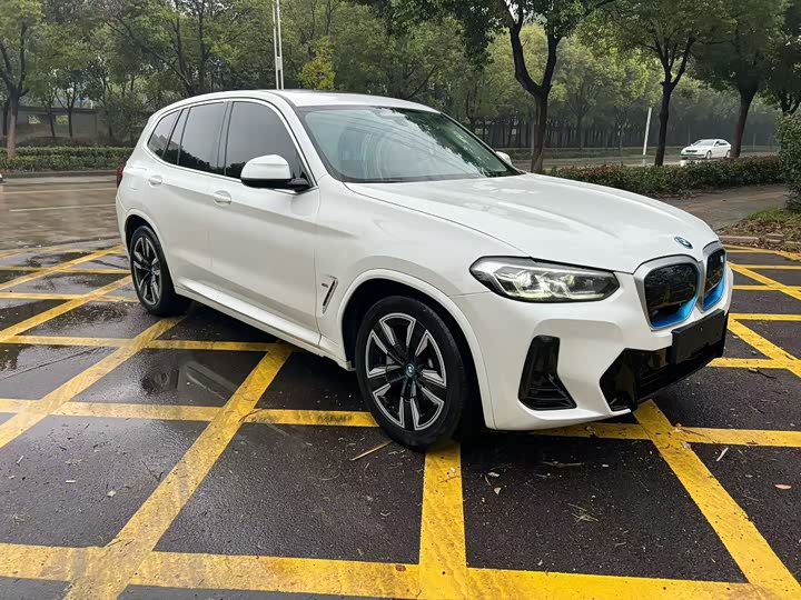 Фото 3 - BMW iX3