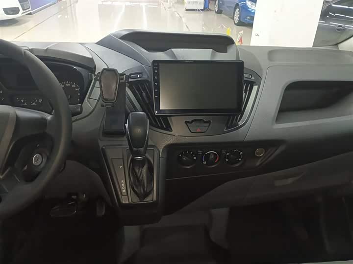 Фото 13 - Ford Transit