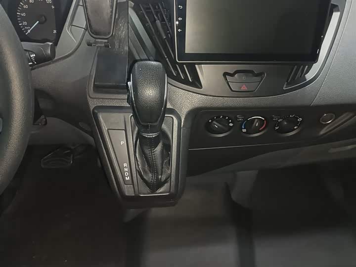 Фото 14 - Ford Transit