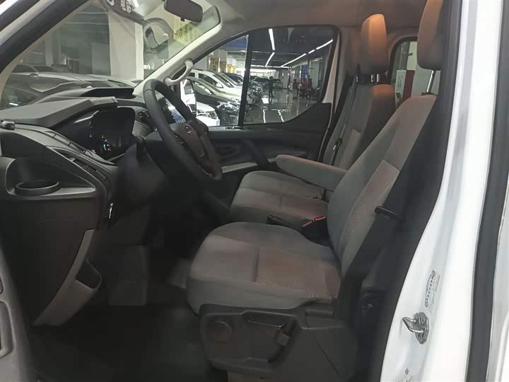 Фото 15 - Ford Transit