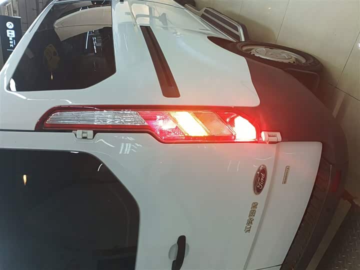 Фото 8 - Ford Transit