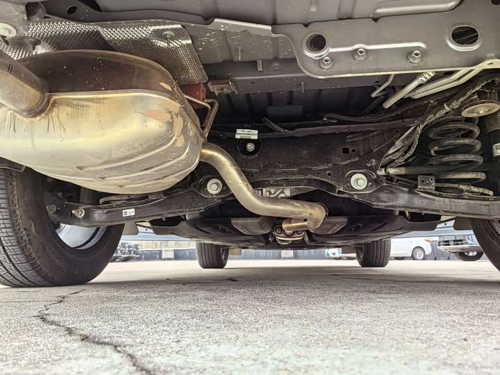 Фото 13 - Ford Edge