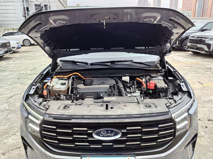 Фото 16 - Ford Edge