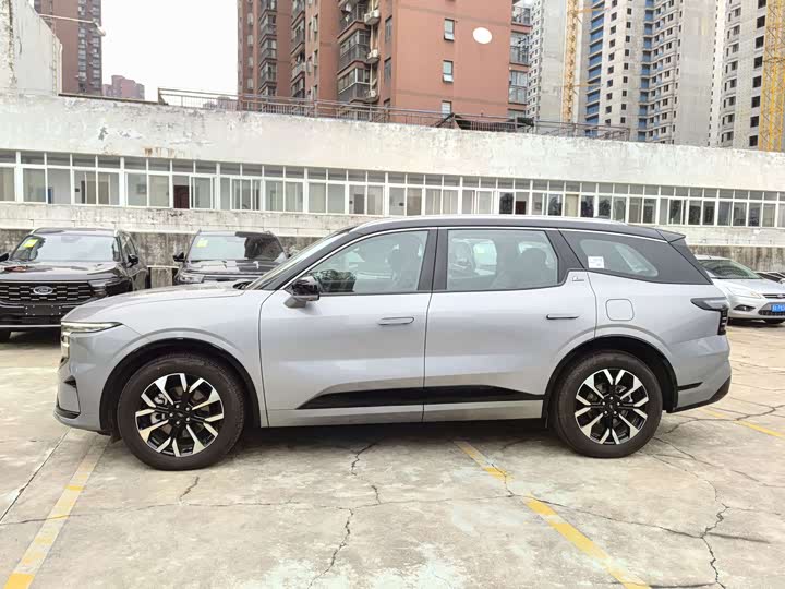 Фото 4 - Ford Edge