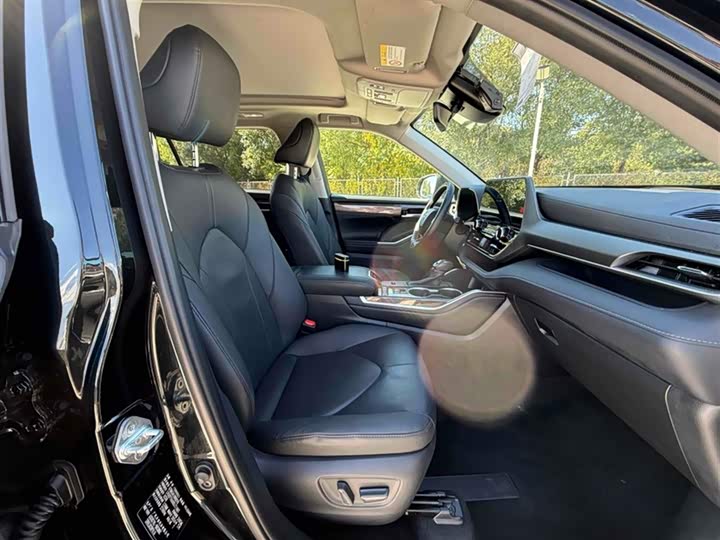 Фото 3 - Toyota Highlander