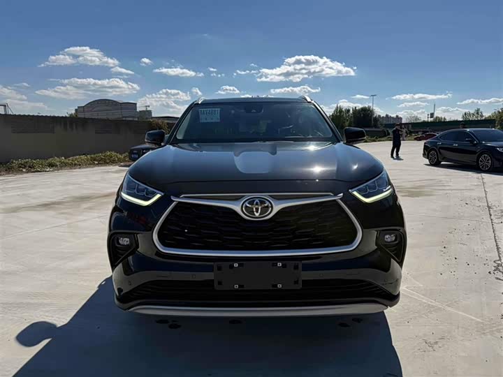 Фото 7 - Toyota Highlander