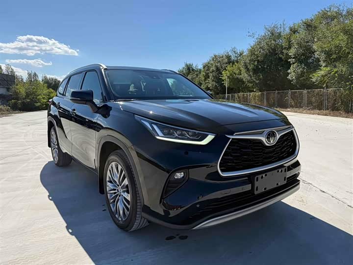 Фото 8 - Toyota Highlander