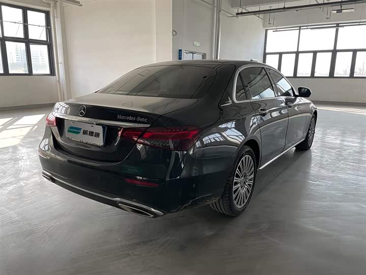 Фото 6 - Mercedes-Benz E-Class