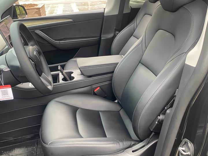 Фото 13 - Tesla Model Y