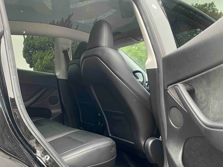 Фото 9 - Tesla Model Y