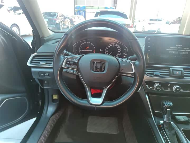 Фото 11 - Honda Accord