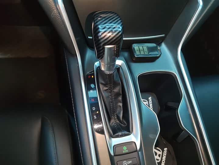 Фото 14 - Honda Accord