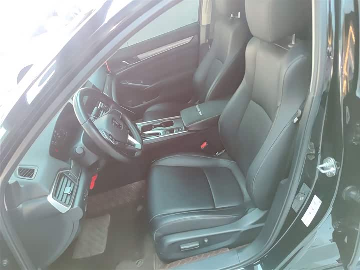 Фото 15 - Honda Accord