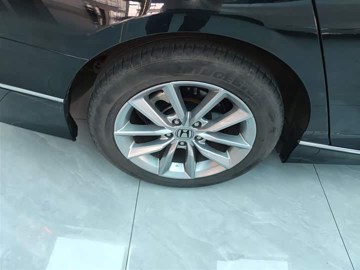 Фото 26 - Honda Accord