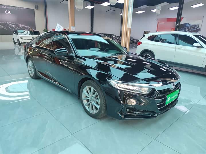 Фото 4 - Honda Accord