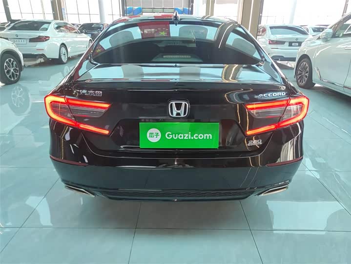 Фото 6 - Honda Accord