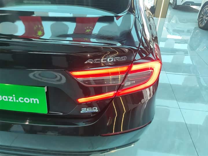 Фото 8 - Honda Accord