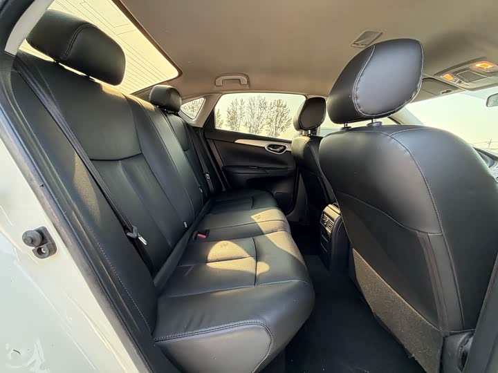 Фото 10 - Nissan Sylphy