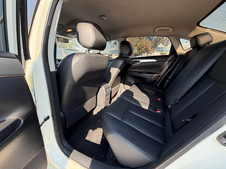 Фото 12 - Nissan Sylphy