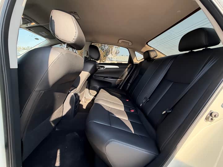 Фото 18 - Nissan Sylphy