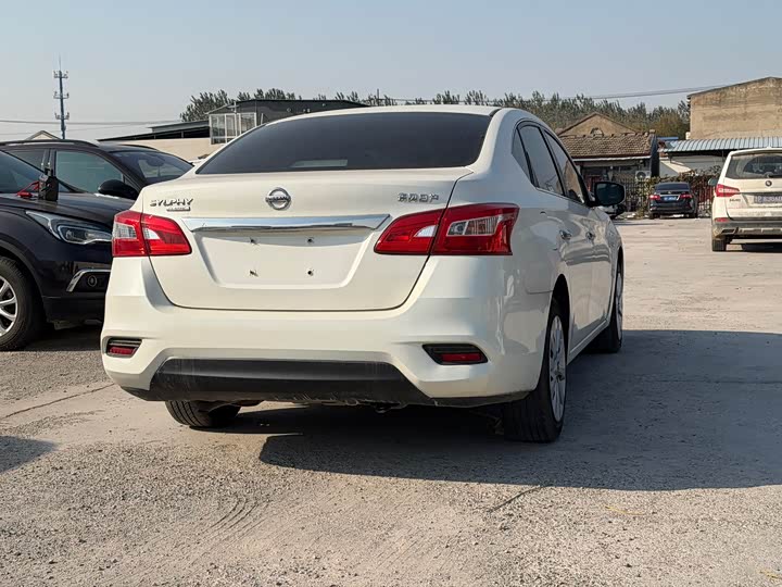 Фото 4 - Nissan Sylphy