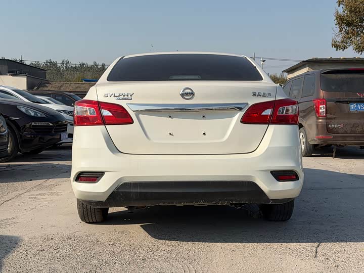 Фото 5 - Nissan Sylphy