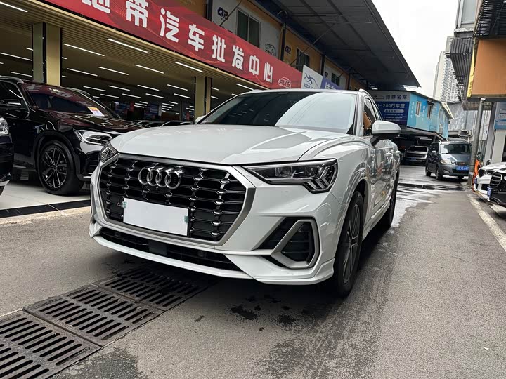 Фото 1 - Audi Q3