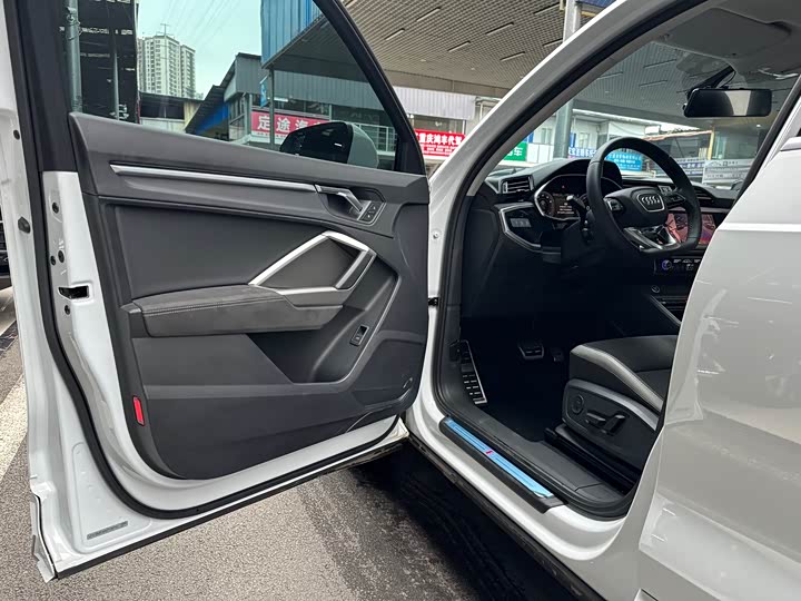 Фото 10 - Audi Q3