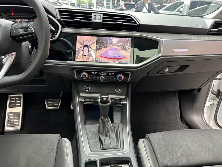 Фото 13 - Audi Q3