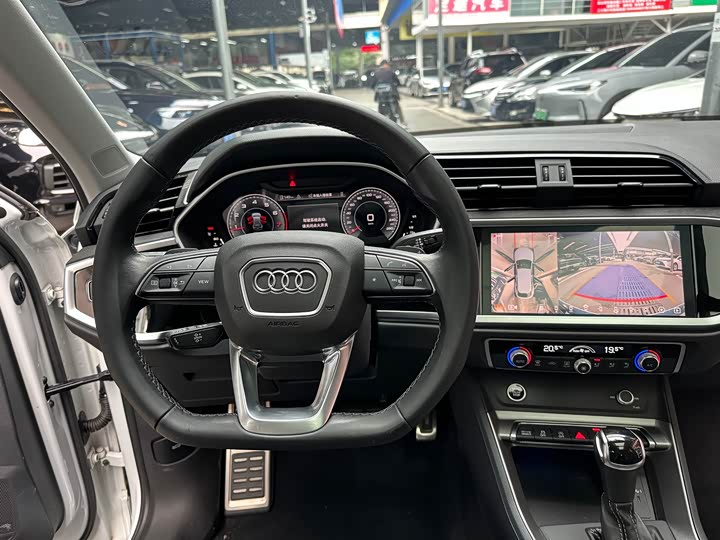 Фото 14 - Audi Q3