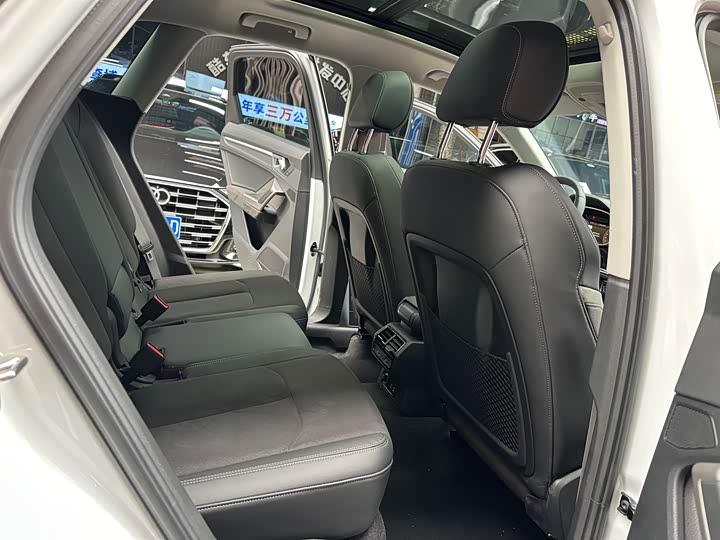 Фото 16 - Audi Q3