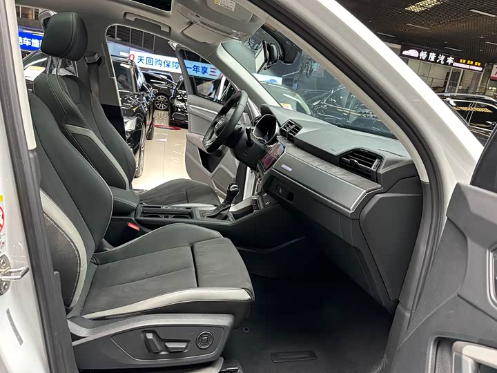 Фото 18 - Audi Q3