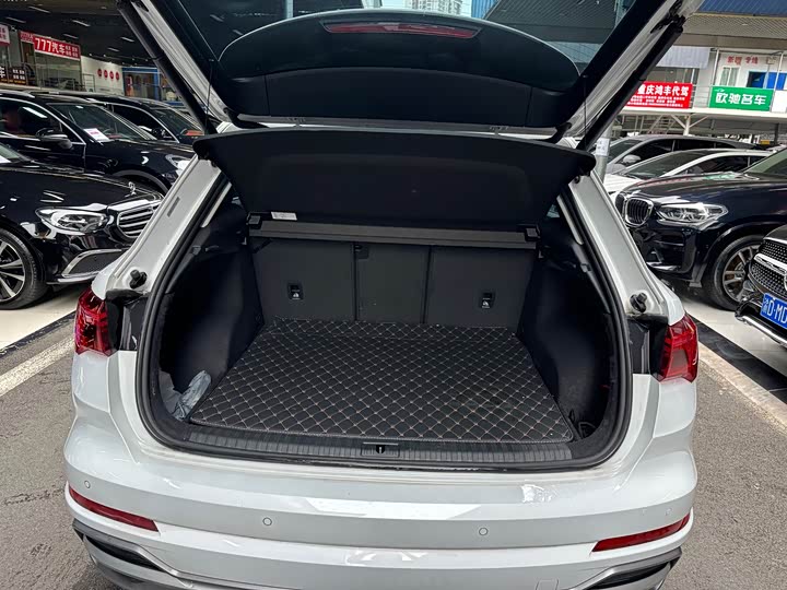 Фото 24 - Audi Q3