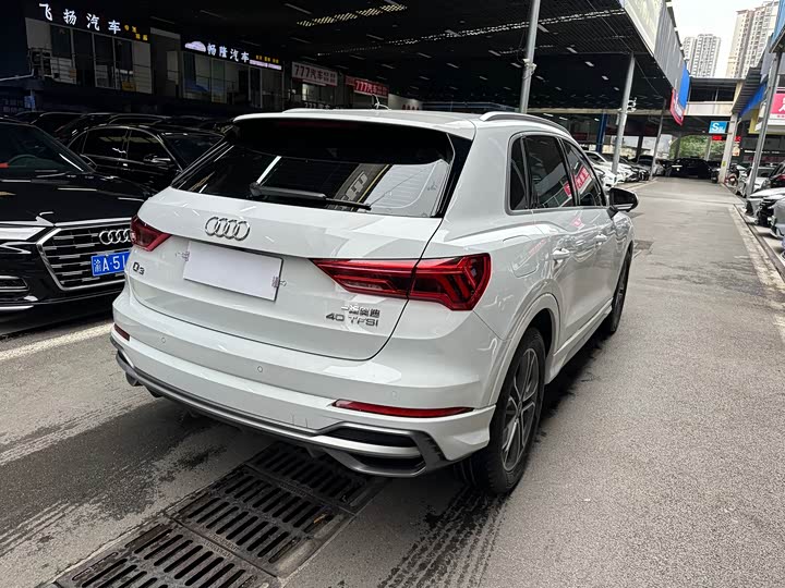 Фото 4 - Audi Q3