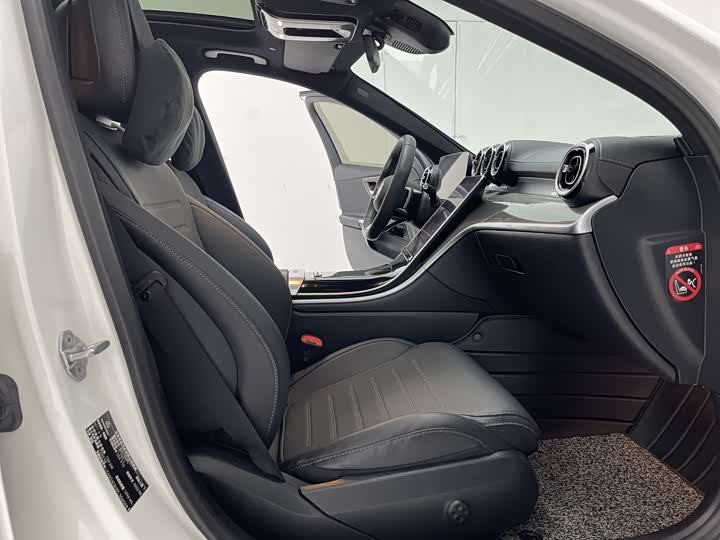 Фото 15 - Mercedes-Benz C-Class