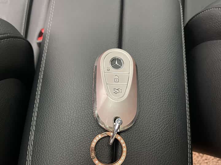 Фото 18 - Mercedes-Benz C-Class