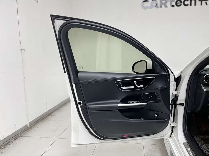 Фото 25 - Mercedes-Benz C-Class