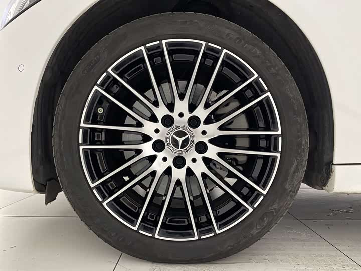 Фото 30 - Mercedes-Benz C-Class