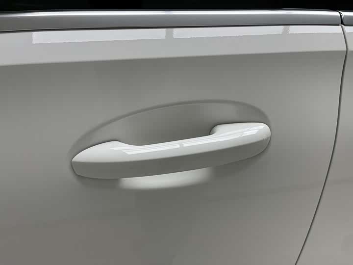 Фото 32 - Mercedes-Benz C-Class