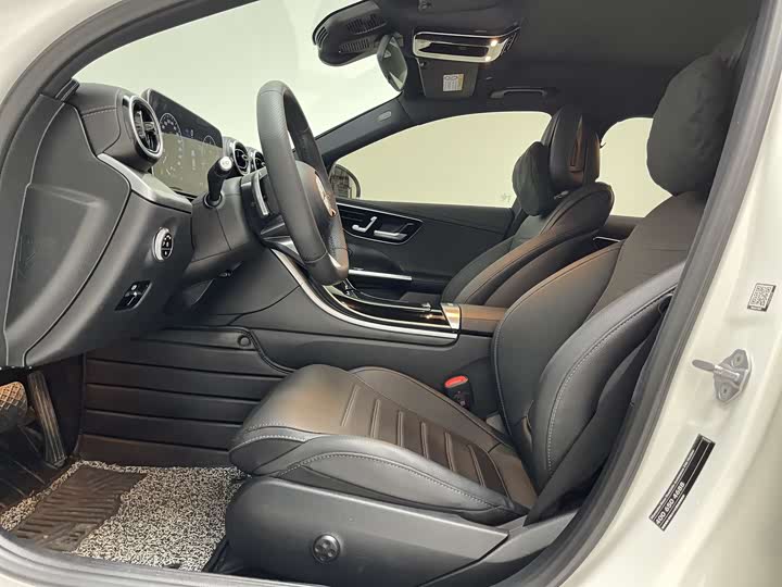 Фото 33 - Mercedes-Benz C-Class