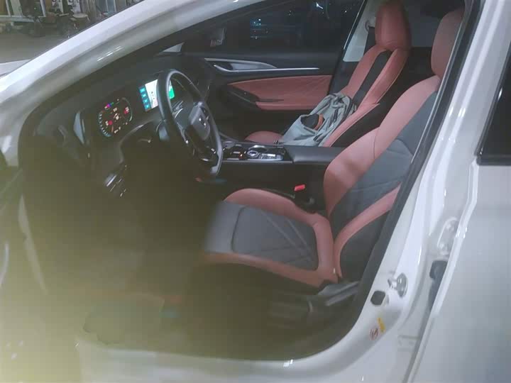 Фото 15 - Changan Eado Plus